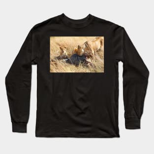 Lioness  & her Cubs at a Wildebeest Kill, Maasai Mara, Kenya Long Sleeve T-Shirt